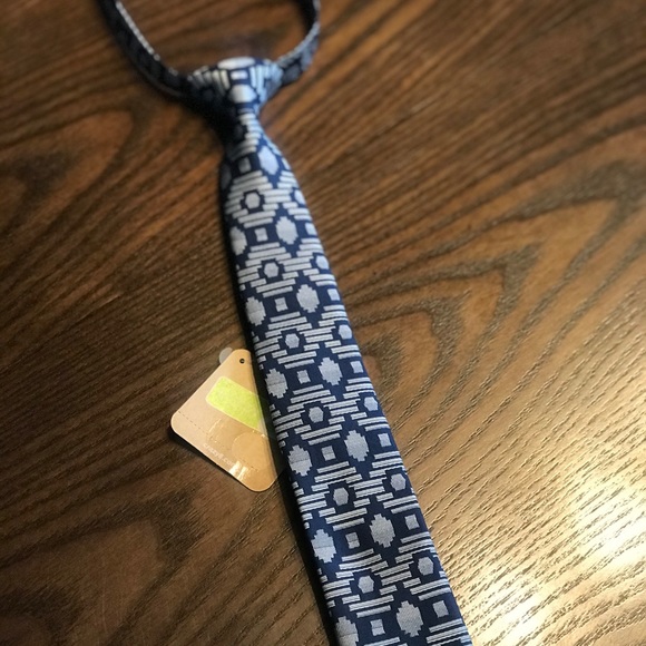 Spring time tie! - Picture 2 of 2